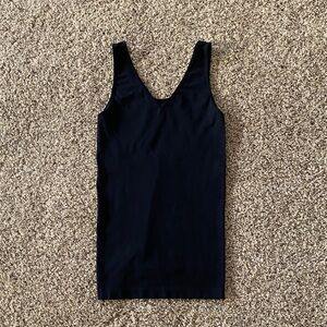 Junior’s Black Sleeveless Tank Top